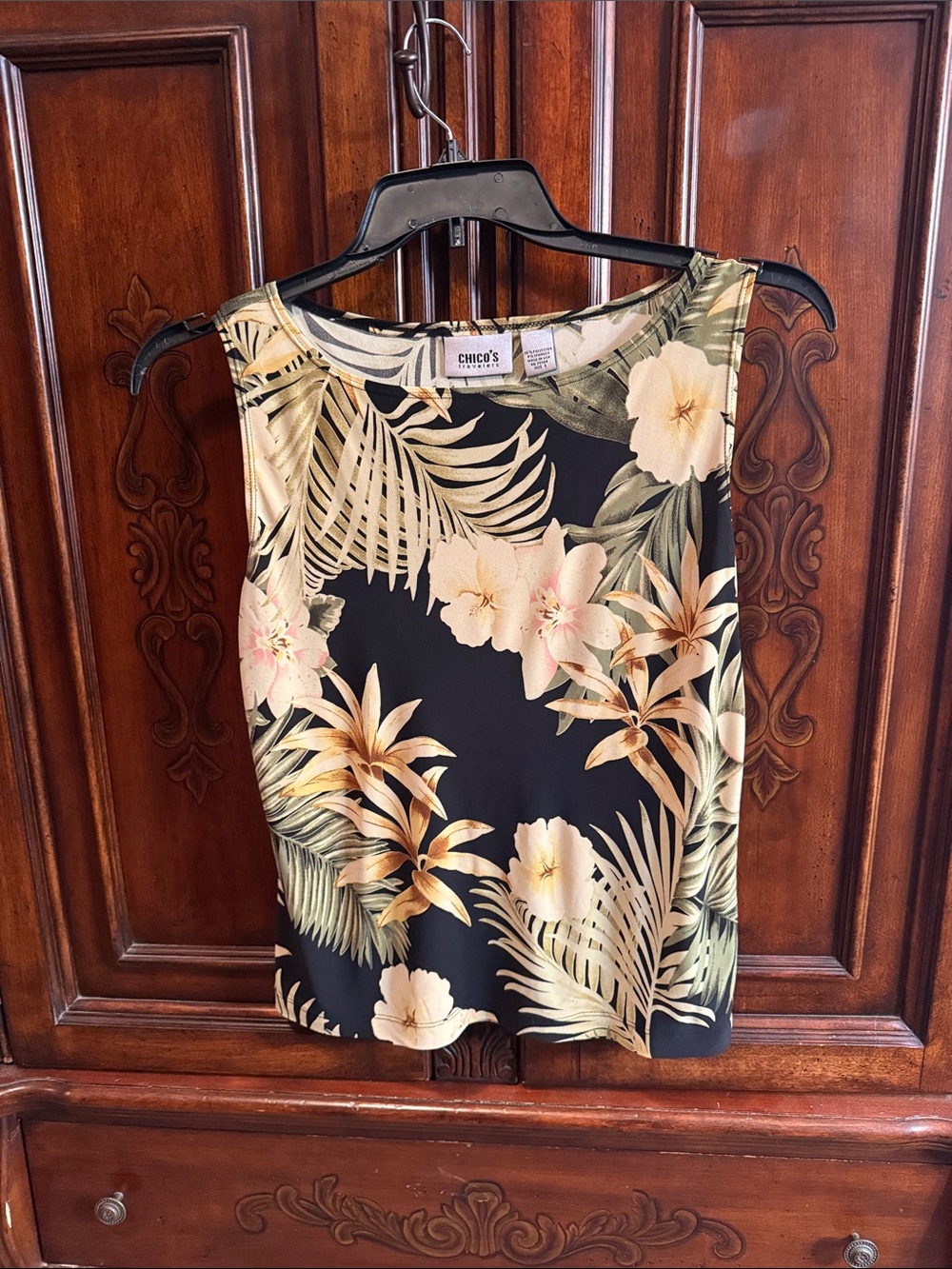 Chico's Black Tropical Floral Sleeveless Shell